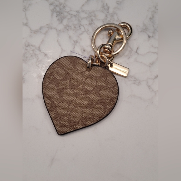 Coach 70's Heart Burst Bag Charm In Signature Canvas - Picture 6 of 6